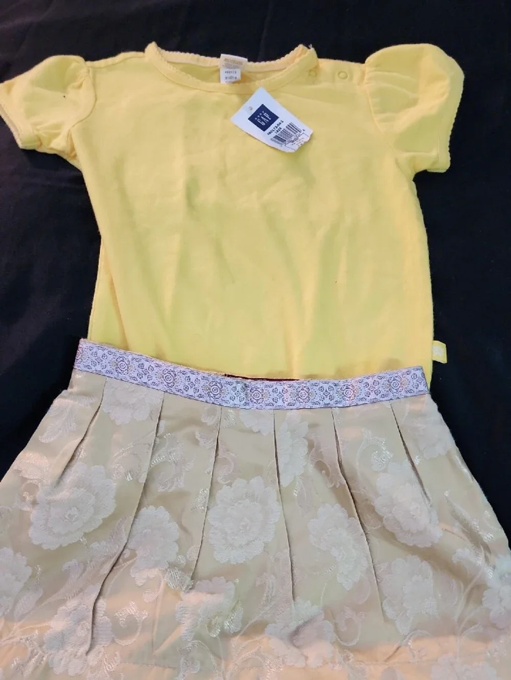 GAP Yellow Bodysuit with Old Navy Cream Floral Skirt - Sz.18-24mo.